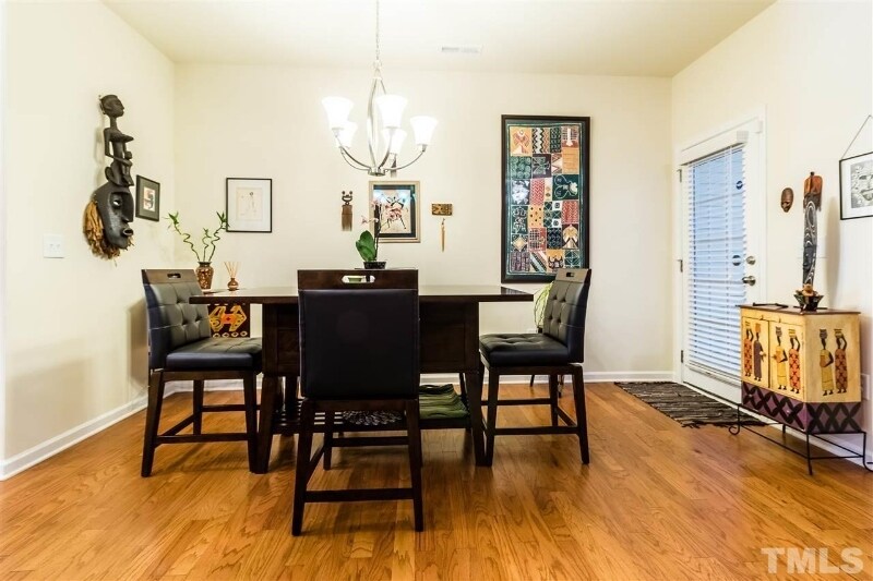 Building Photo - 922 Saratoga Dr