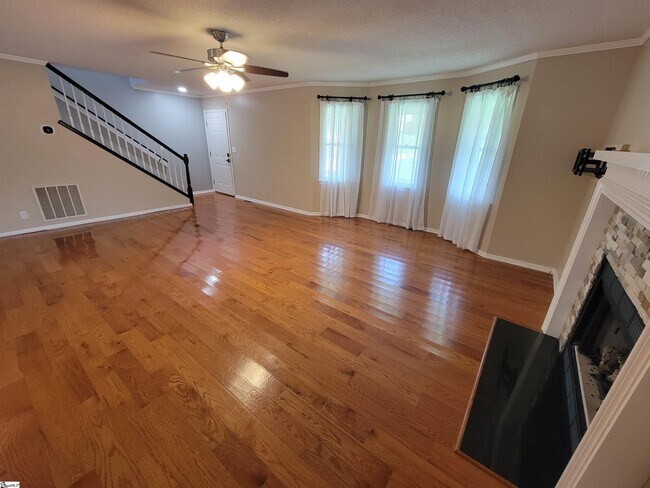 Building Photo - 503 Hillandale Rd