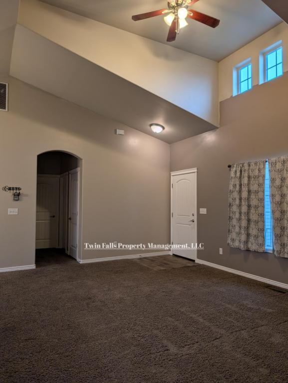 Building Photo - 763 Birchwood Rd