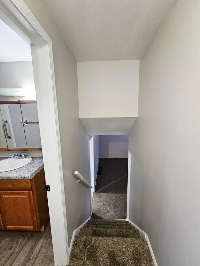 Building Photo - Move-in Ready 3bd 1 ba!