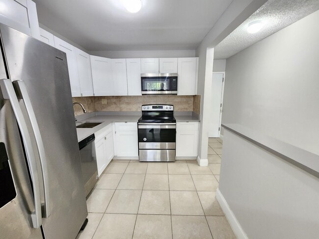 Building Photo - 4304 NW 9th Ave