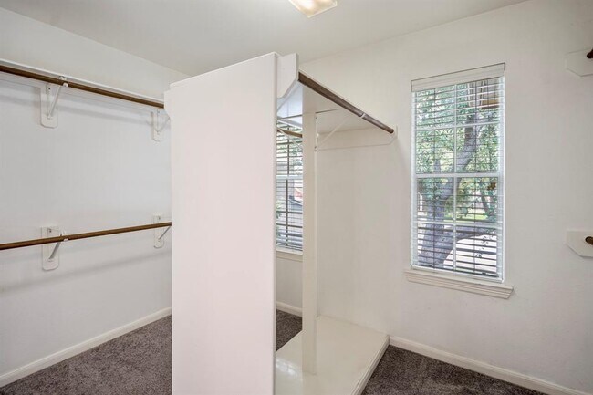 Building Photo - 16407 Bogan Flats Ct