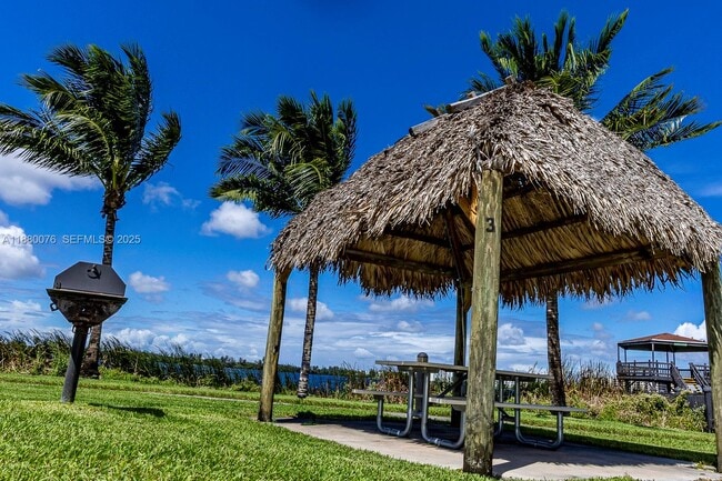 Building Photo - 109 Lake Emerald Dr