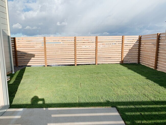 Building Photo - Lease Takeover Available NOW! Sunny 3 bdrm, 2.5 bath in Cordata Neighborhood