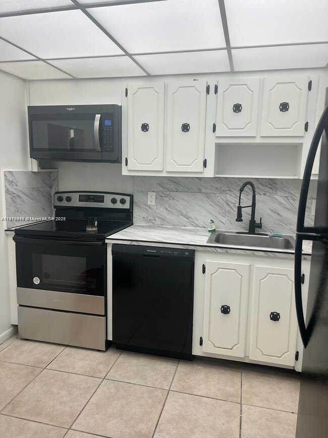 Building Photo - 13499 Biscayne Blvd