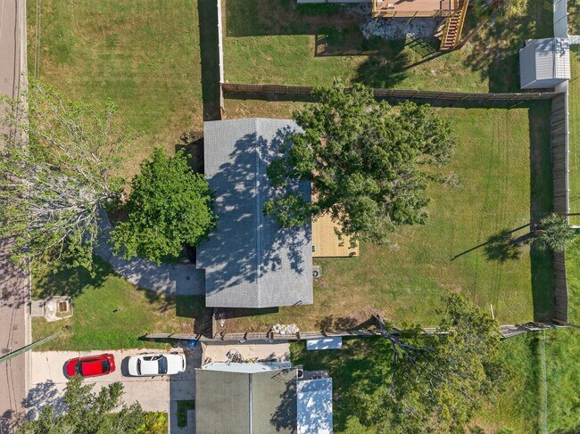 Building Photo - Fully Remodeled 3BR Home with Large Fenced Yard & New Deck