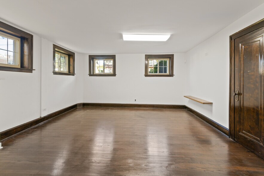 Family Room - 7131 W Altgeld St