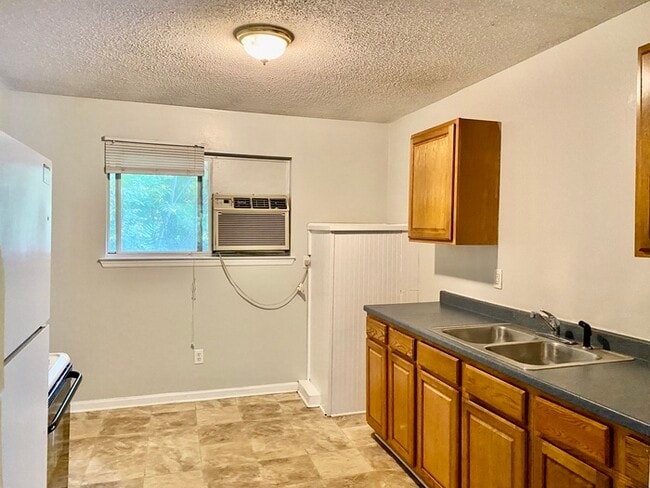 Building Photo - Red Bank 1Bed/1Bath Apartment