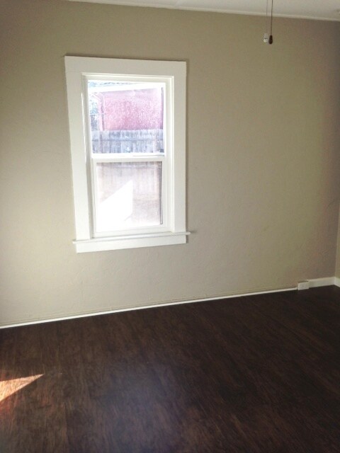 Building Photo - North Morgan Hill 2 Bedroom Available Now!