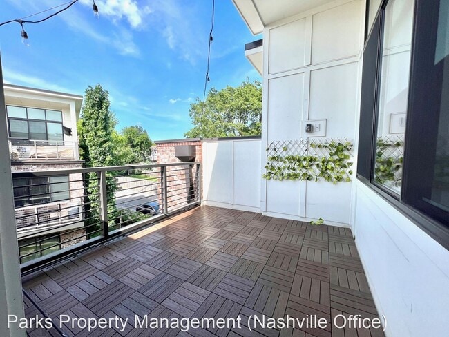 Building Photo - 3 br, 3 bath House - 1035 Chester Ave #2