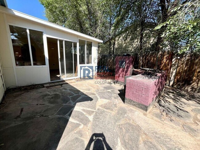 Building Photo - 4945 Marabou Way