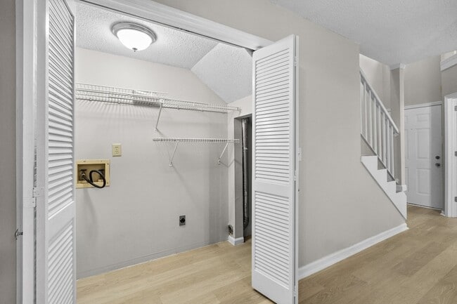 Building Photo - 315 Yorkshire Cir