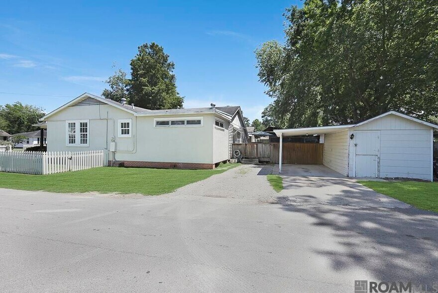 Building Photo - 1408 Stephens Ave