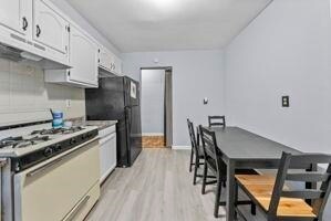 Building Photo - 146 Bowers St