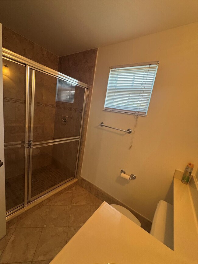 Building Photo - 9929 NW 9th Ct