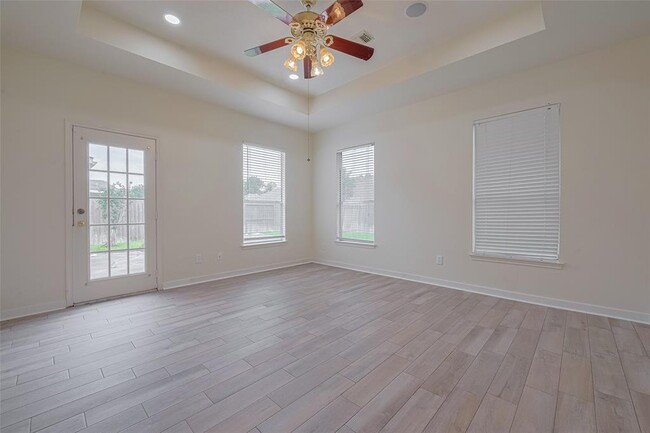 Building Photo - 17215 Stratford Green Dr