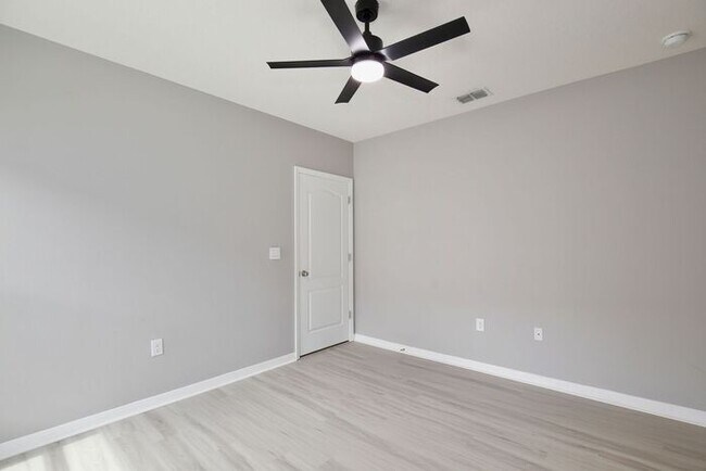 Building Photo - Move-In Ready 2BR/2BA Villa with Den + 2-Car Garage | Lake Nona Adjacent | Suncrest at St. Cloud