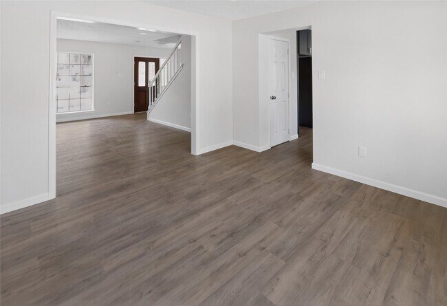 Building Photo - 133 Cherry Tree Ln