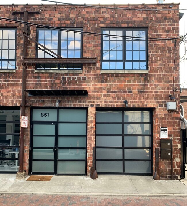 Building Photo - 855 N Pearl St