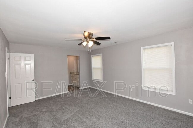 Building Photo - 204 Knell's Ridge Dr