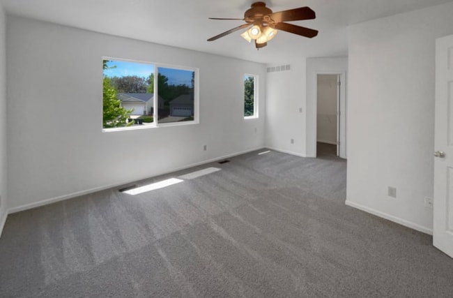 Building Photo - 12660 Eastlake Dr