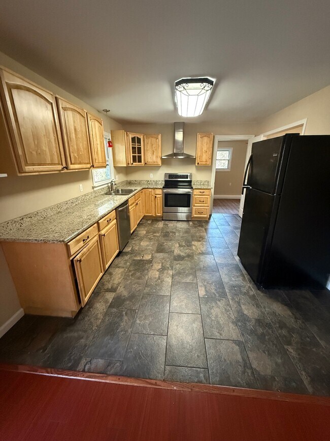 Building Photo - 204 Orchard Ln