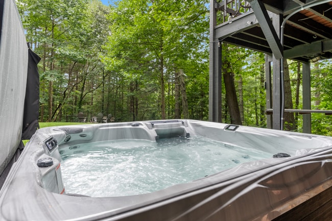 Building Photo - Private, Mountain Cottage in Weaverville, 3 Bed, 2 bathroom, 12 Month Lease