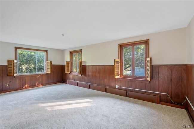 Building Photo - 6555 Woodchuck Hill Rd