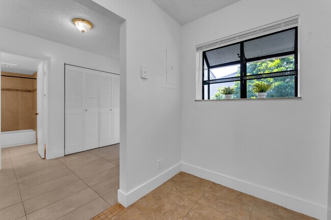 Building Photo - 1224 S Military Trail