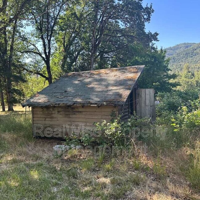 Building Photo - 2727 Jumpoff Joe Creek Rd