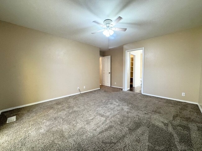 Building Photo - Modern and Updated 3bd/2b Home for Rent in...