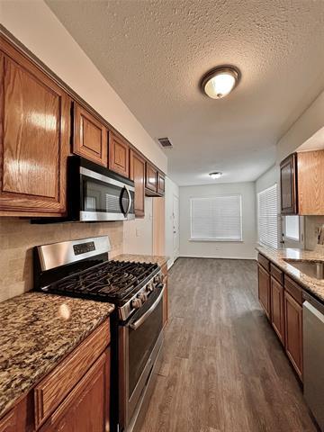 Building Photo - 203 Mesa Moor Dr