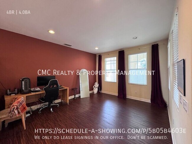 Building Photo - 2541 Hillcrest St