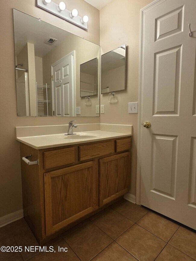 Building Photo - 3584 Alec Dr