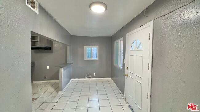 Primary Photo - 4052 W 103rd St