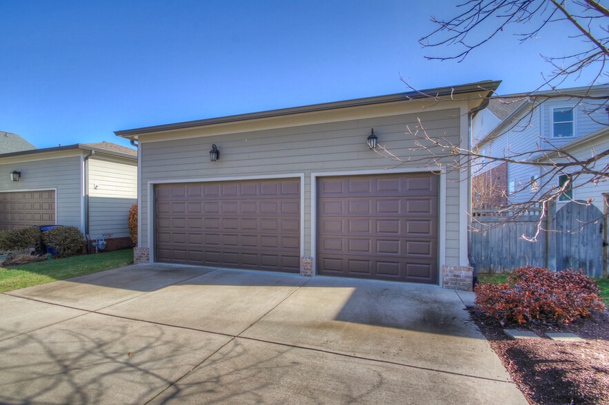 Building Photo - 9112 Keats St