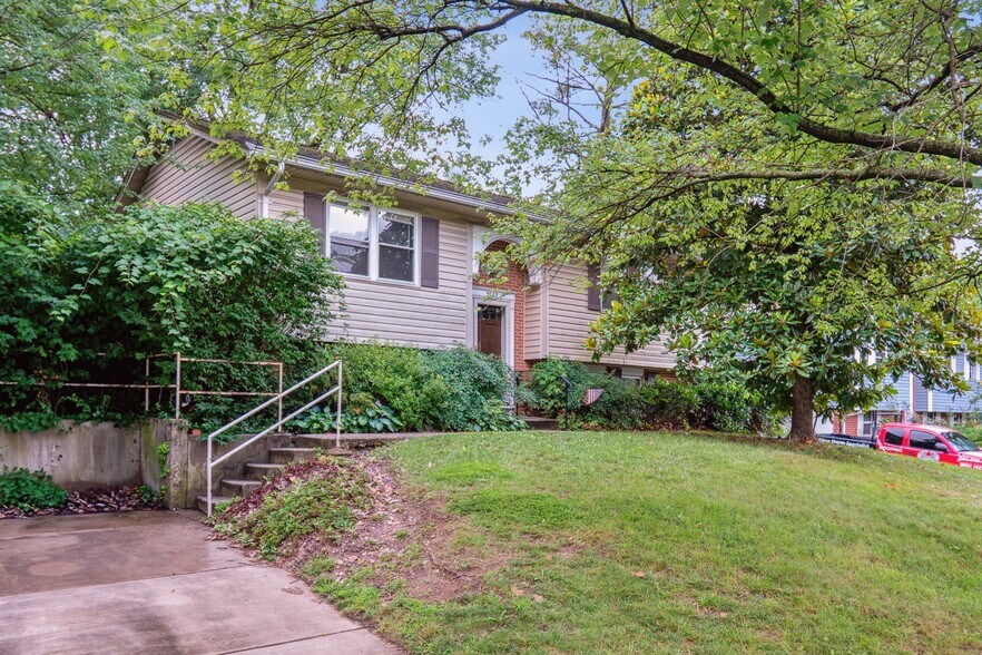Primary Photo - 5005 Odessa Rd