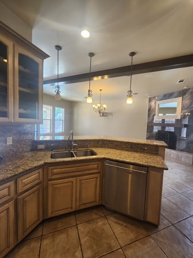 Building Photo - 2331 Calloway Dr