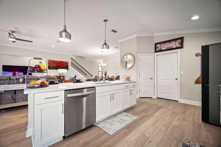 Building Photo - 2941 Oak Stream Dr