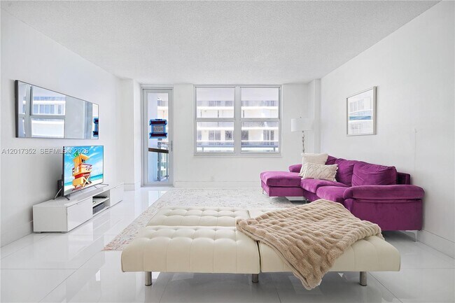 Building Photo - 9511 Collins Ave
