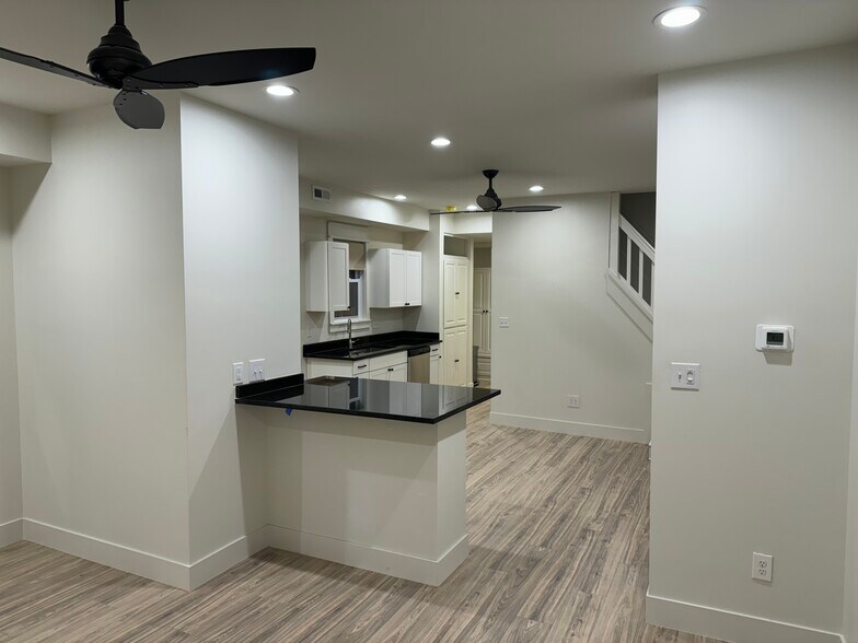 Building Photo - 1612 N Star Ave