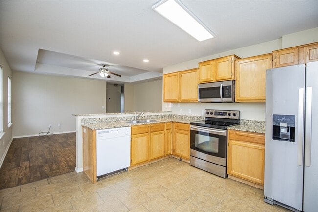 Building Photo - 131 Foxglove St
