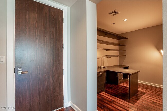 Building Photo - 4471 Dean Martin Dr