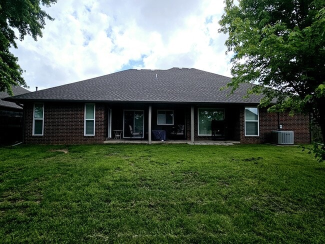 Building Photo - 2010 Constitution Ave