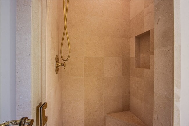 Building Photo - 2857 Paradise Rd