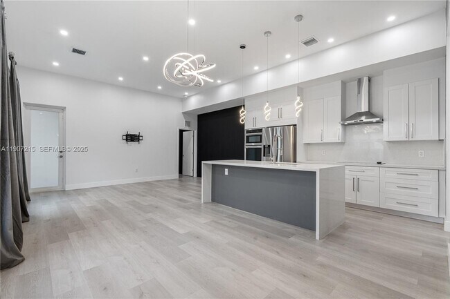 Building Photo - 5734 Buchanan St