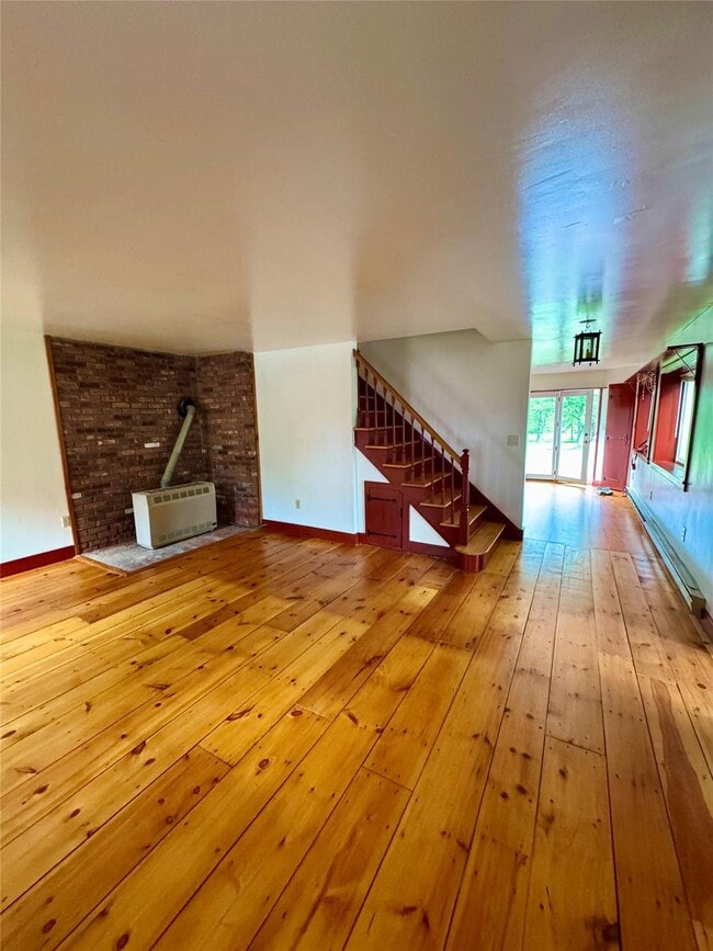Building Photo - 30 Schoonmaker Ln