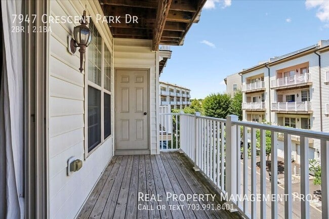 Building Photo - 7947 Crescent Park Dr