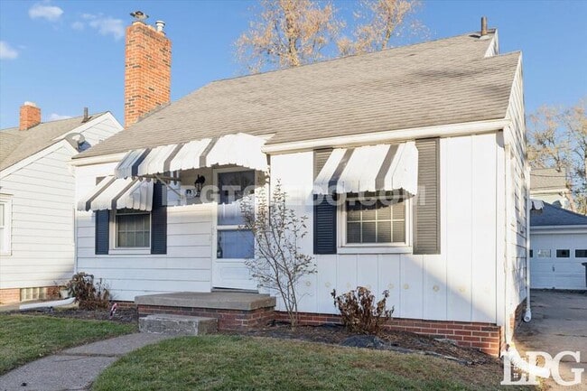 Building Photo - 4336 Lyman Ave