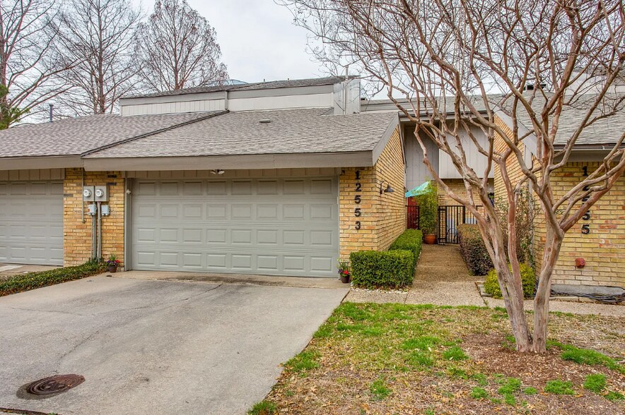 Building Photo - 12553 Montego Plz